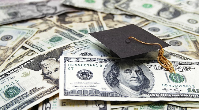 Chi phí du học Mỹ bao gồm nhiều khoản phí khác nhau.