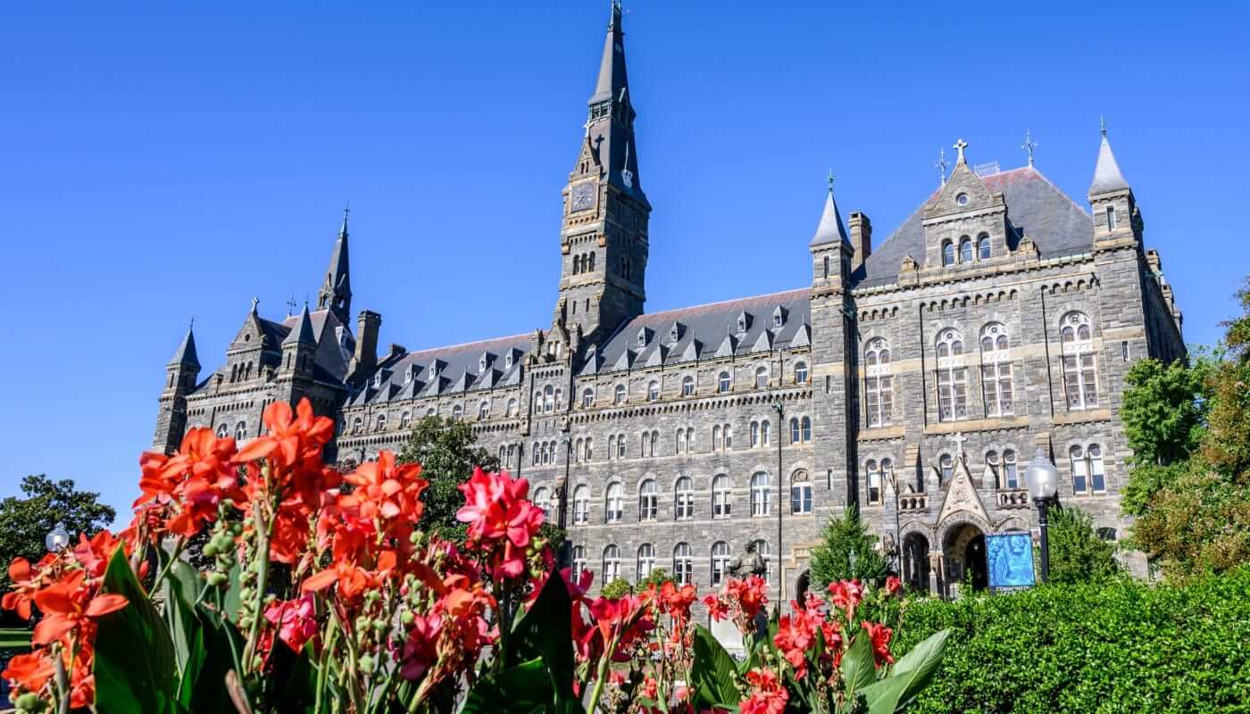 Georgetown University trong bảng xếp hạng các trường Đại học Mỹ thuộc top NU (#23 NU)